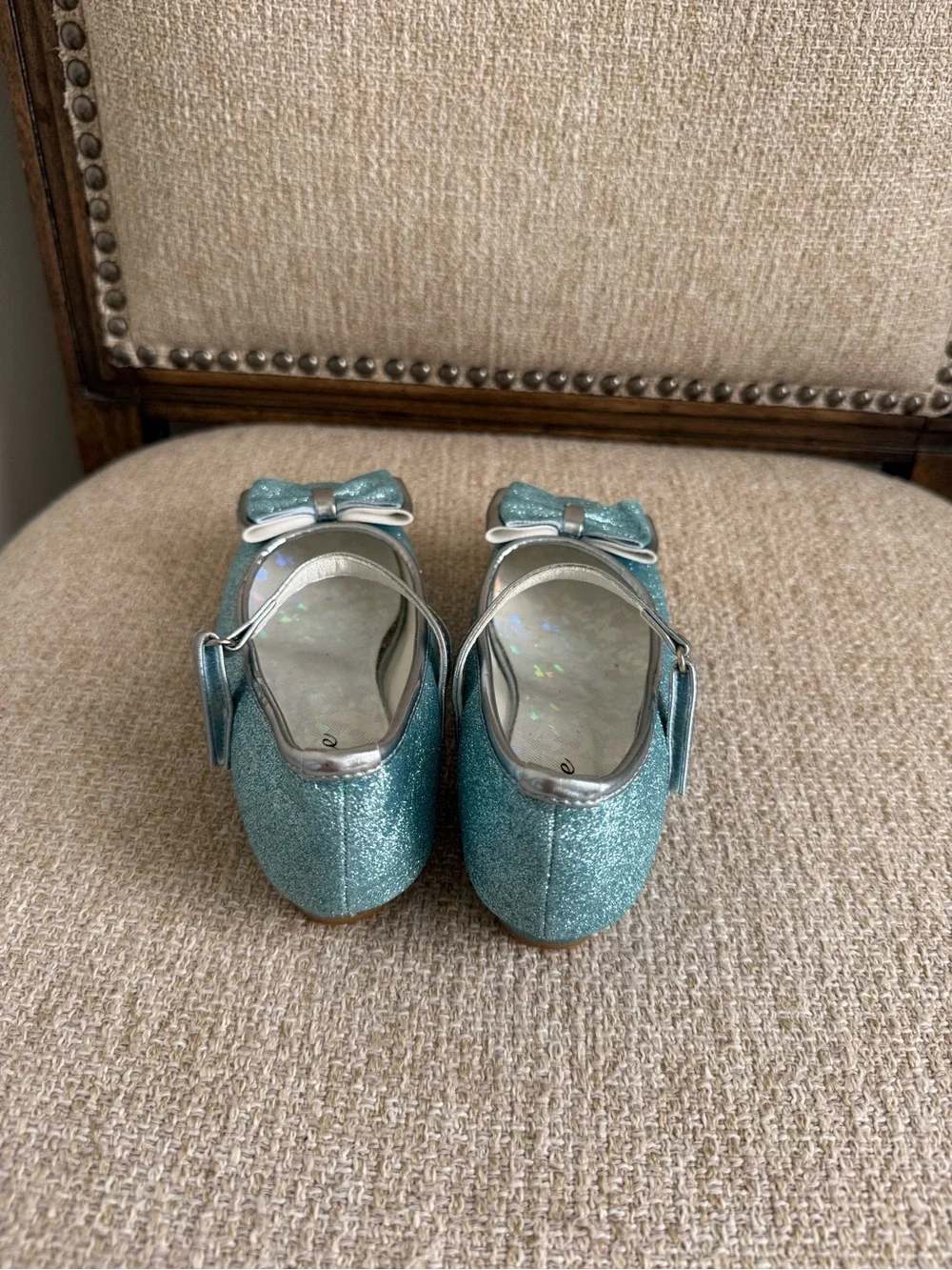 Girls Princess Blue and Silver Glitter Bow Mary Jane dress shoes size 12 Velcro